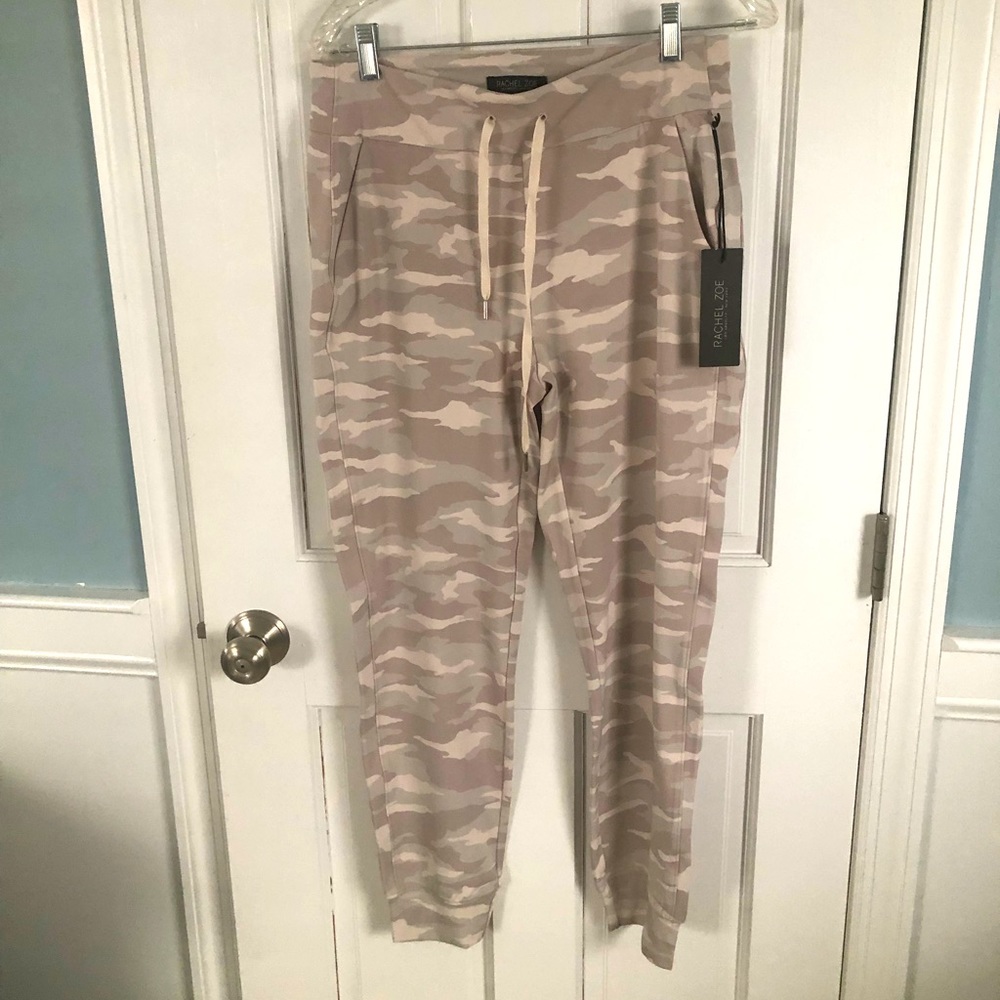 Women’s activewear leggings
